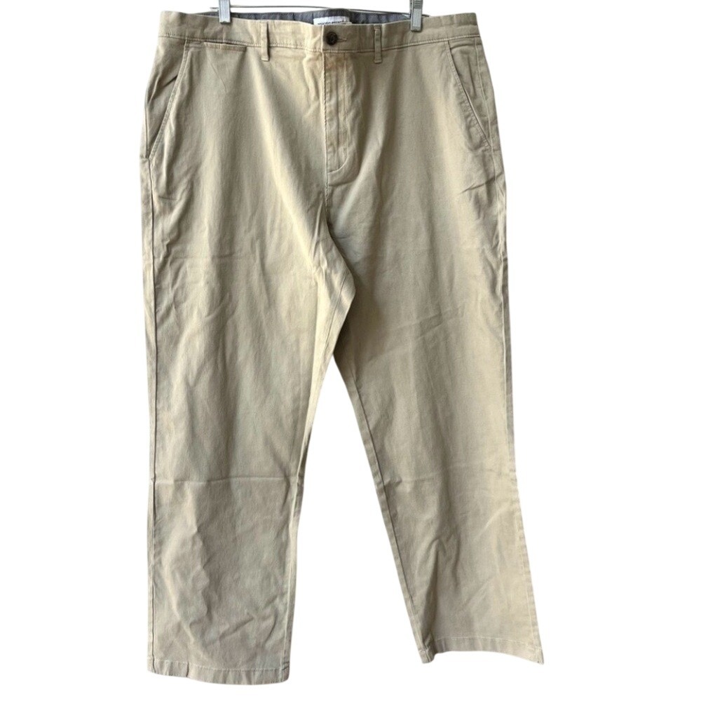 Amazon Essentials Classic Fit Casual Stretch Khaki Chino Pants Mens 42 x 32 NWT